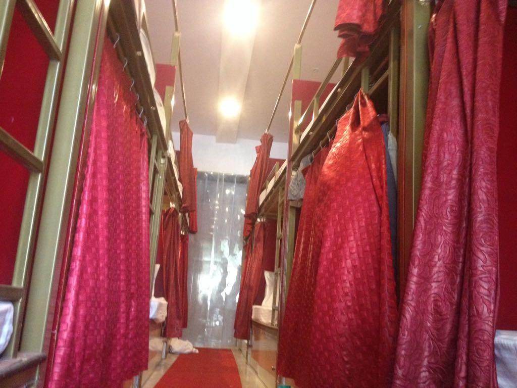 Dream Dormitory Mumbai Exteriör bild