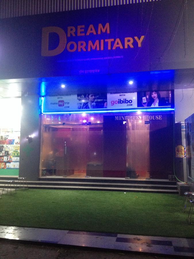 Dream Dormitory Mumbai Exteriör bild