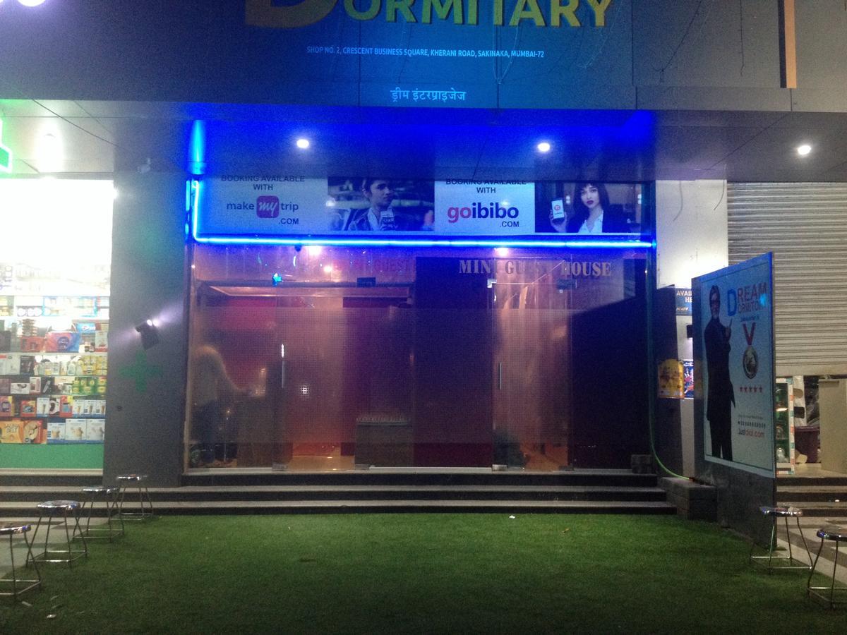 Dream Dormitory Mumbai Exteriör bild